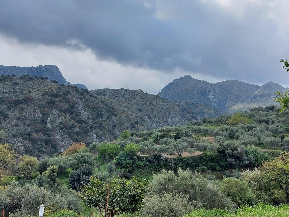 Mouri Village Aikirgiannis Luaran gambar