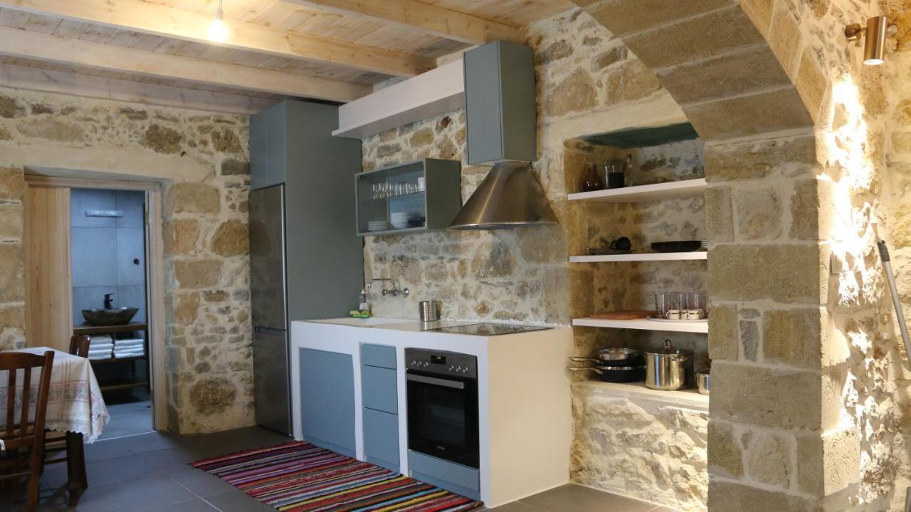Mouri Village Aikirgiannis Luaran gambar