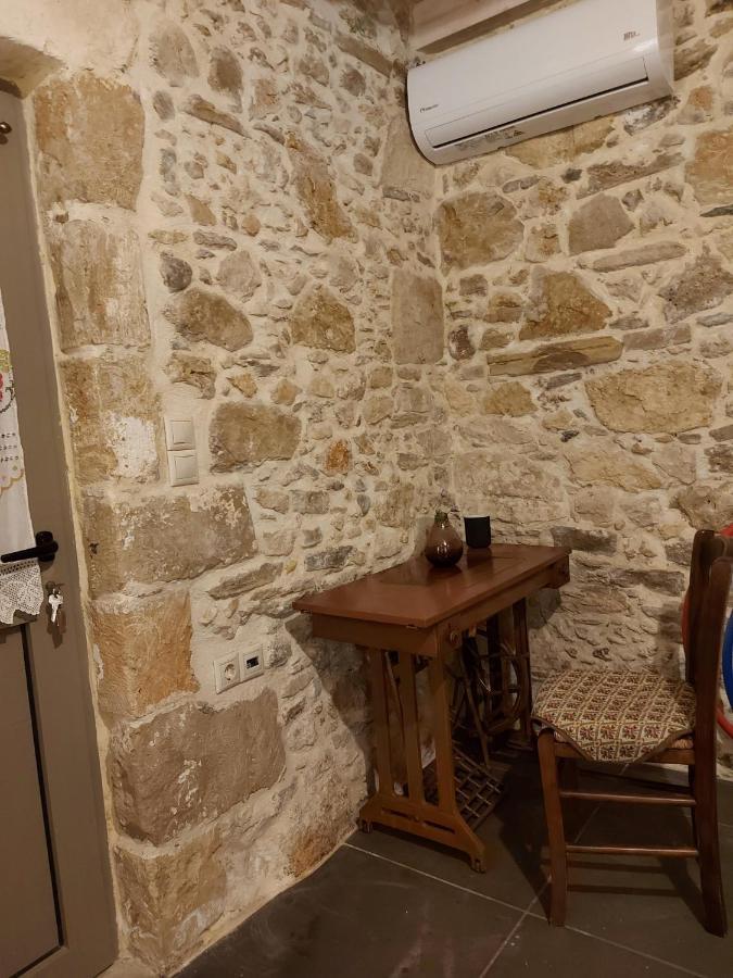 Mouri Village Aikirgiannis Luaran gambar