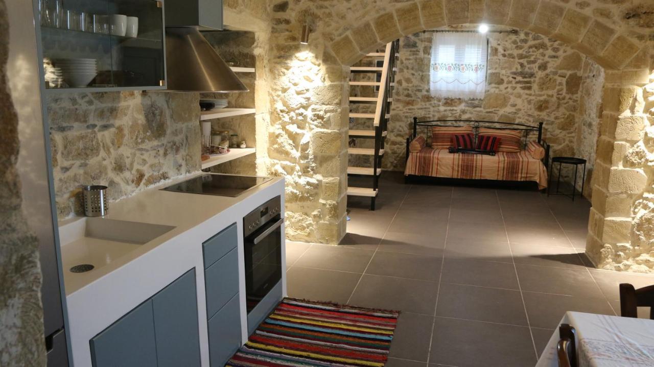 Mouri Village Aikirgiannis Luaran gambar